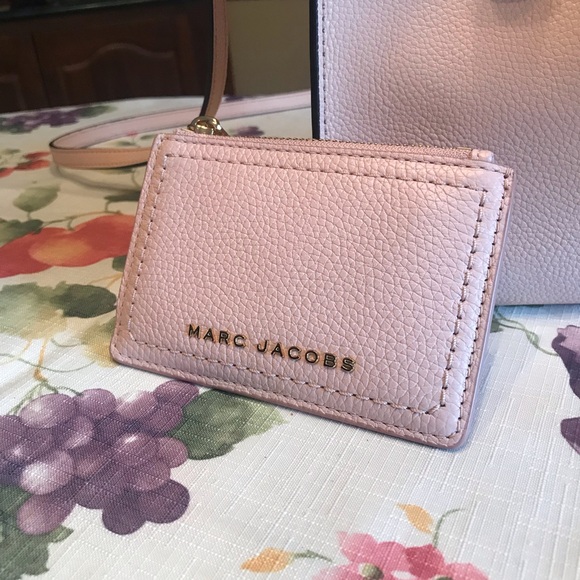 MARC JACOB CROSSBODY BAG WALLET AND PINK POMPOM TAG WITH WALLET BAG TAG LOST - Picture 6 of 17
